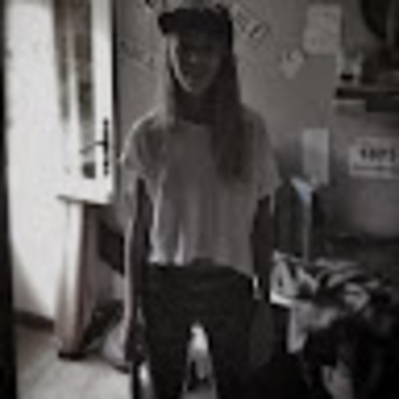 Meet your Posher, Mathilde - Picture 1 of 1